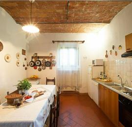 A selection of 2-3 bedroom apartments with shared pool near Florence, Sleeps 4-6